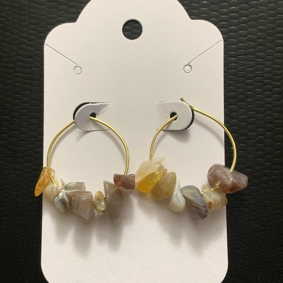 Handmade Gemstone Chips Hoops Earrings - Picture 3 of 3